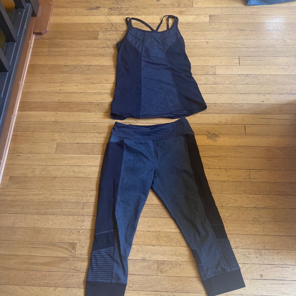 Kyodan yoga outfit Small top has built in bra and 3/4 pant with zip back pocket